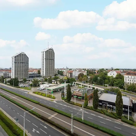 Bright With Air Conditioning Near Zoo By Renters Apartment